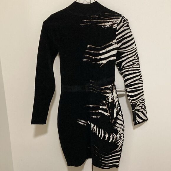 Jessica Bara Elora Long Sleeve Mock Neck Zebra Body-con Mini Dress. Size Small. - Picture 3 of 8